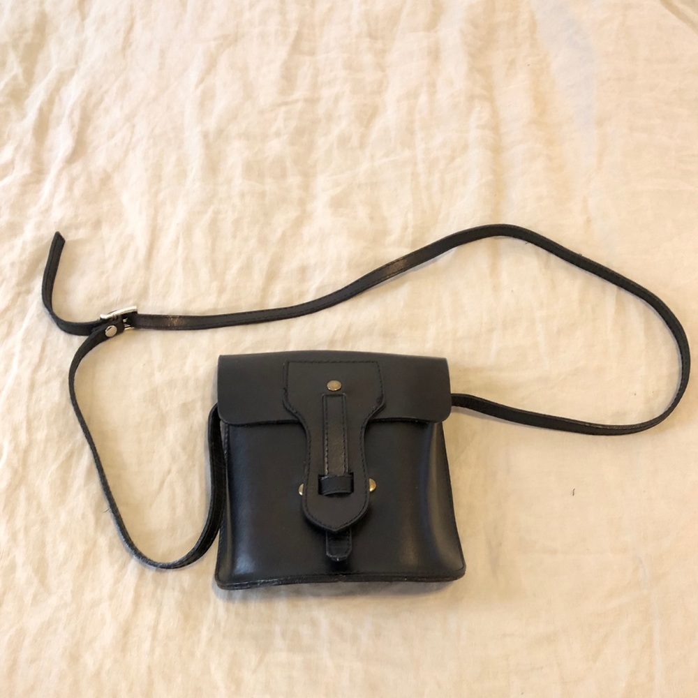Persaman New York Black Leather Crossbody Bag